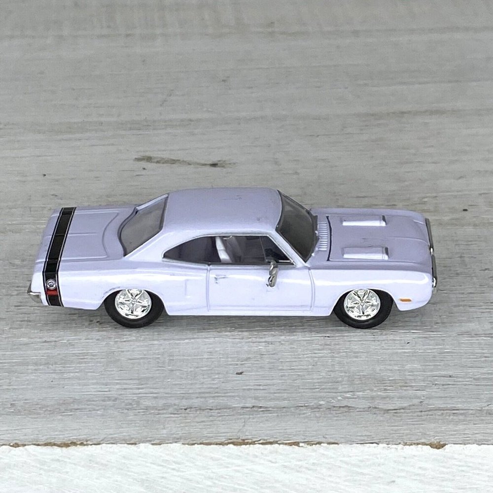 Racing Champions Motor Trend 1970 Dodge Super Bee Lavender 1:64 RARE